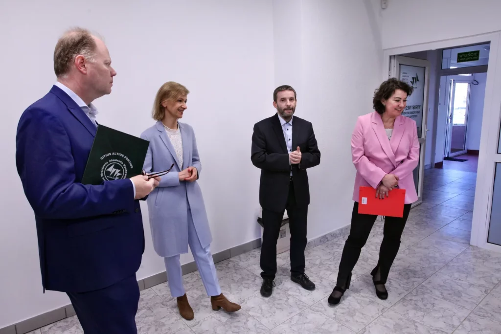 Fot. Adam Stępień - Otwarcie Sali symulacji "Podróży pacjenta z niepełnosprawnością"