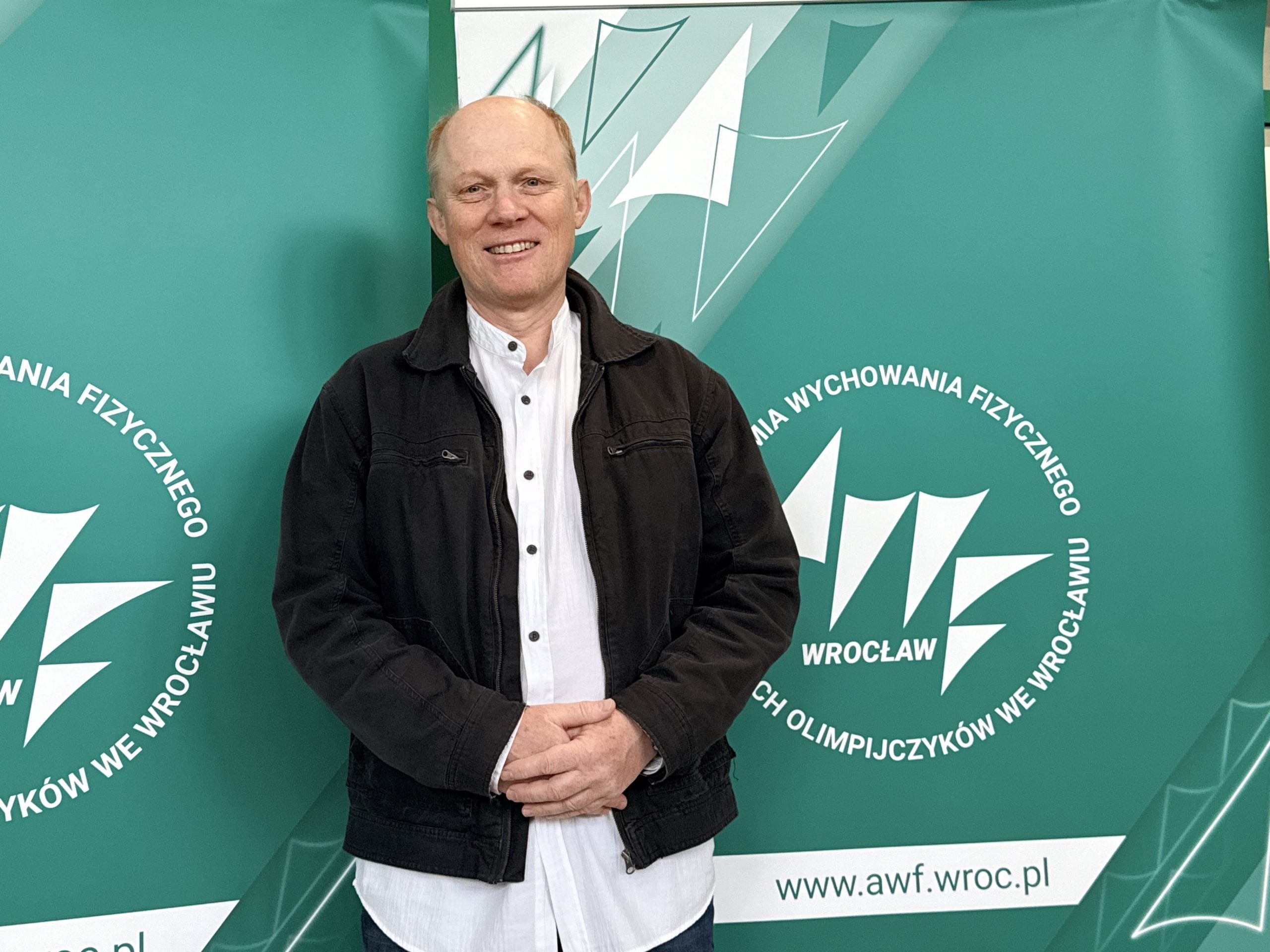 Kilka minut, które mogą ochronić zdrowie. Dr Rafał Wołk z AWF Wrocław w „Gazecie Wyborczej” o roli rozgrzewki