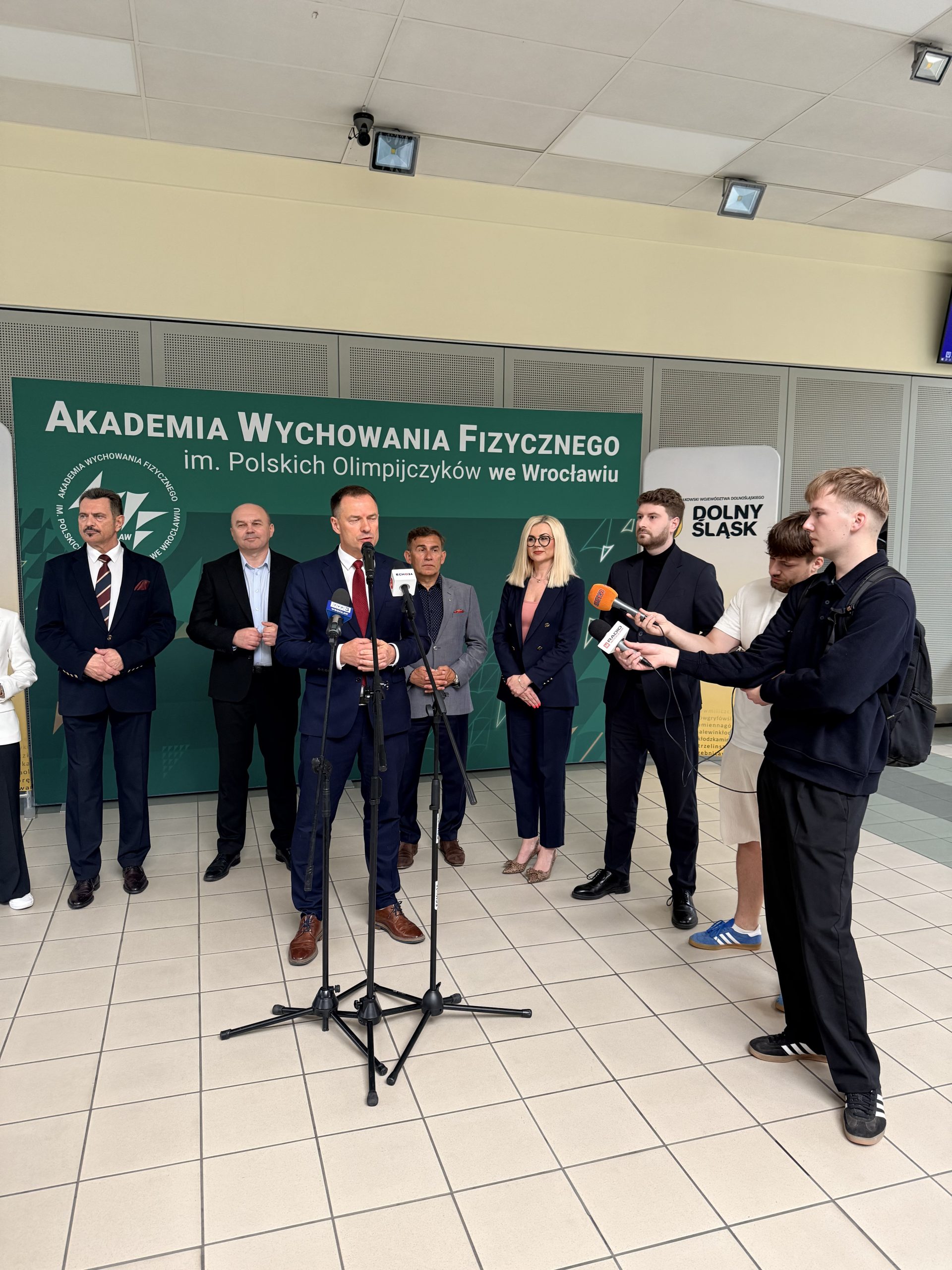 Strategia dla sportu, zdrowia, przyszłych pokoleń i organizacji igrzysk olimpijskich w Polsce. Konsultacje Ministerstwa Sportu i Turystyki na AWF Wrocław